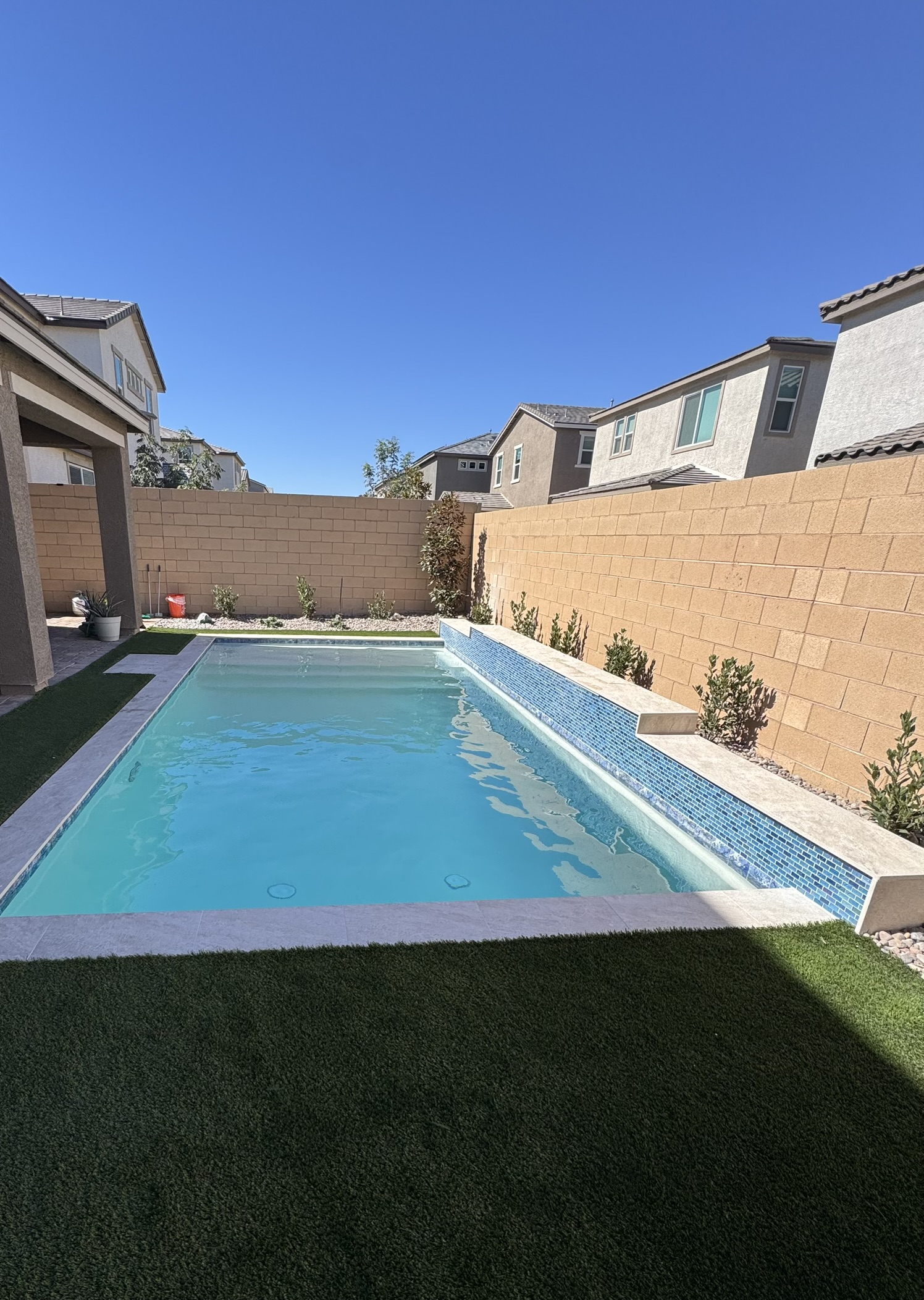 professional pool maintenance las vegas